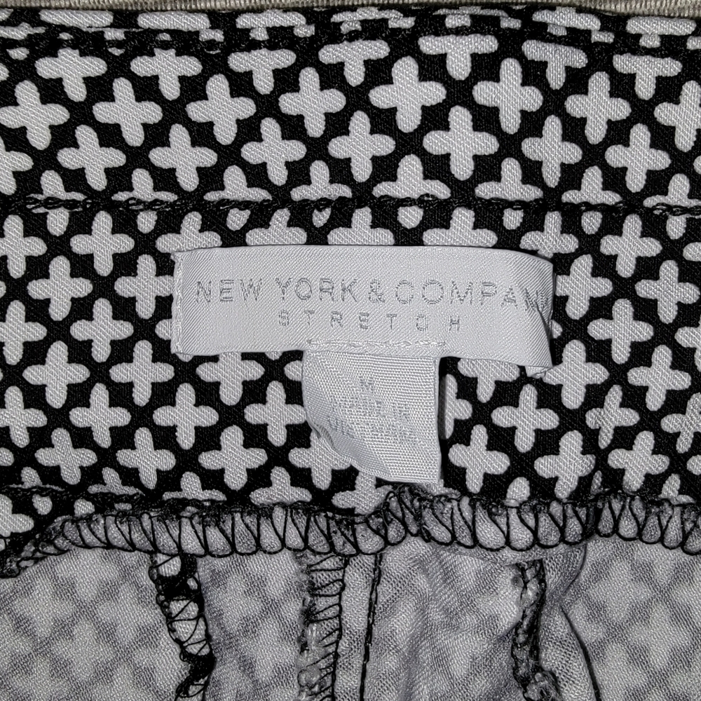 New York & Company STRETCH | Black And White Checkered Stretch Shorts Womens Med - Picture 7 of 10